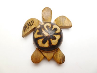 "Maui"- 2" Wood Turtle Magnet w/ Hibiscus