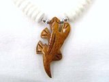 Natural Wood Gecko w/ 18" Litob Clam Shell Necklace