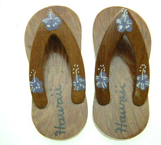 2" Mini Wood Sandal Magnet w/ Hibiscus Flower & "Hawaii"