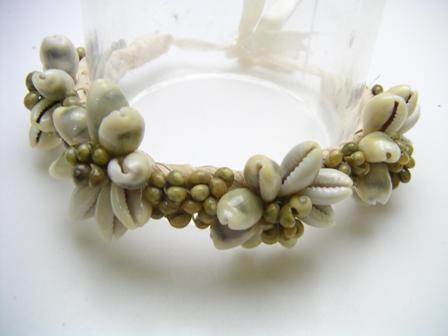 Green Sigay (Cowry) Shell w/ Green Mongo Shell Raffia Bracelet