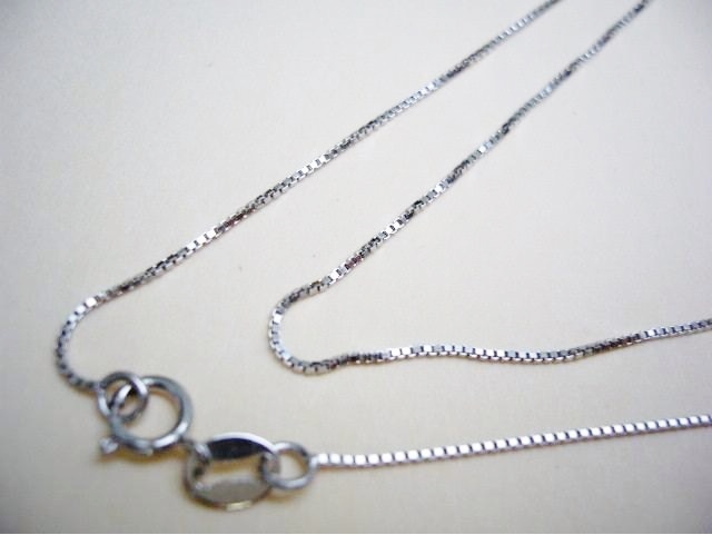 16"- 925 Silver 0.7mm Box Chain w/ Rhodium Plated