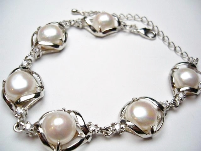 18KGP White Genuine Fresh Water Pearl with C.Z. Bracelet