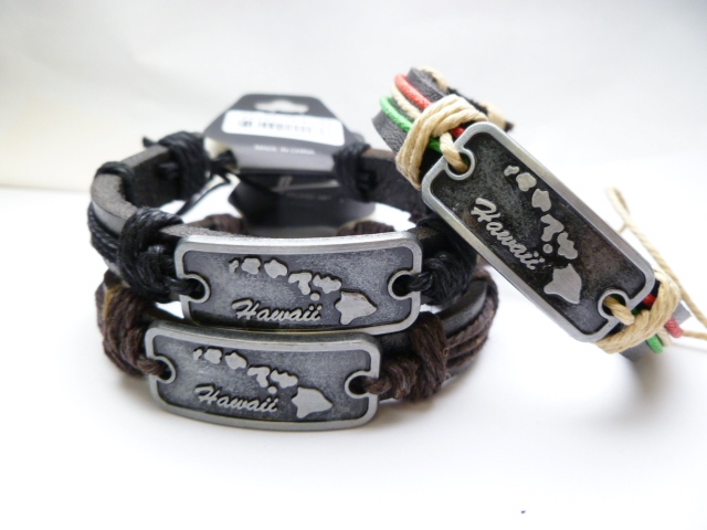 "Hawaii" Island Map Metal Plaque Genuine Leather ID Bracelet