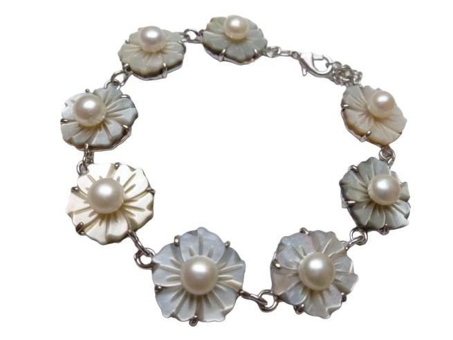 White Mother of Pearl Shell Bracelet with White Pearl