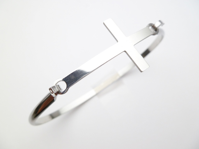 Cable Bracelet with "Cross" Pendant​