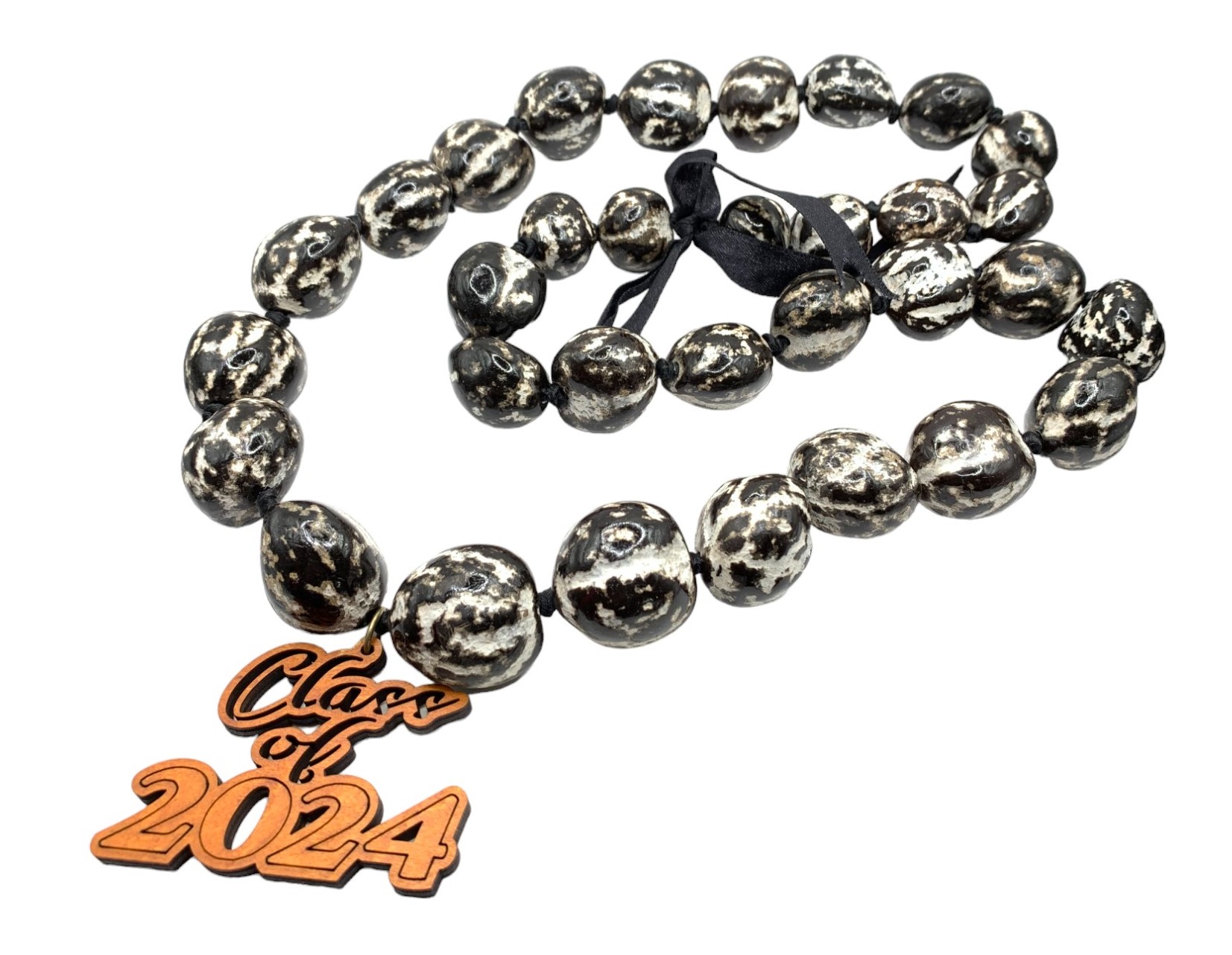 32" Black Marble Kukui Nut Lei w/ "Class of 2024" Pendant Lei