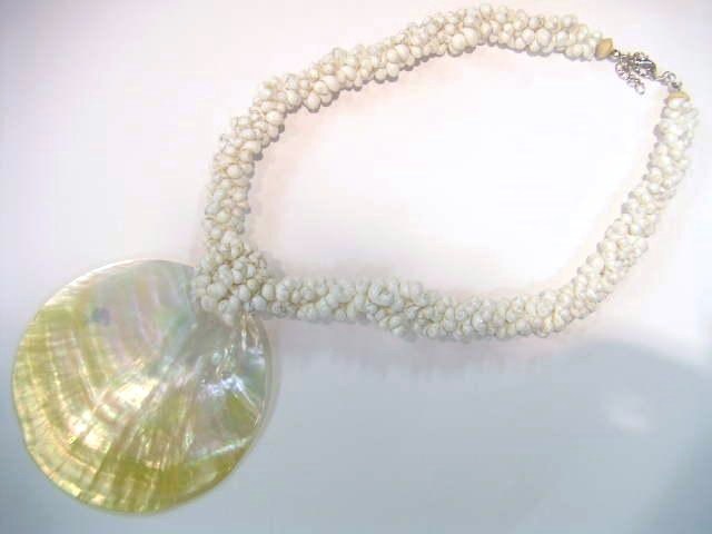 16" White Mongo Shell Necklace w/ 50mm Yellow MOP Pendant