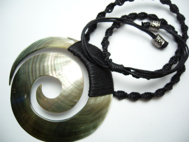 75mm-80mm Black MOP Shell Spiral w/ Adjustable Necklace