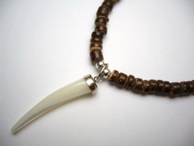 Shell Tusk w/ 18" Coconut & Wood Beads Necklace