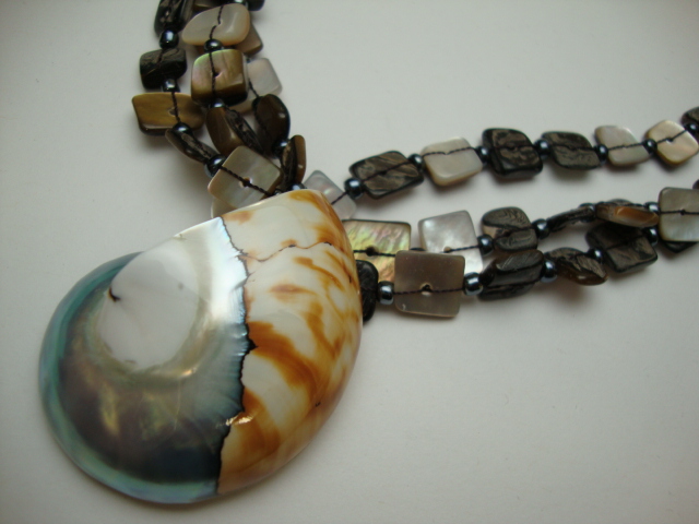 40mm Nautilus w/ Double Strand Black Shell Necklace 18+2" ext