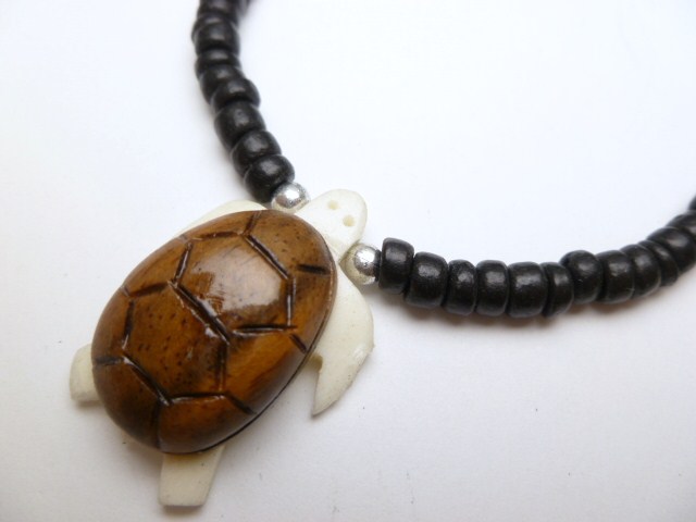 Wood Turtle w/ 18" Coconut & Wood Beads Necklace