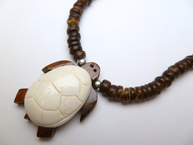 Wood Turtle w/ 18" Coconut & Wood Beads Necklace