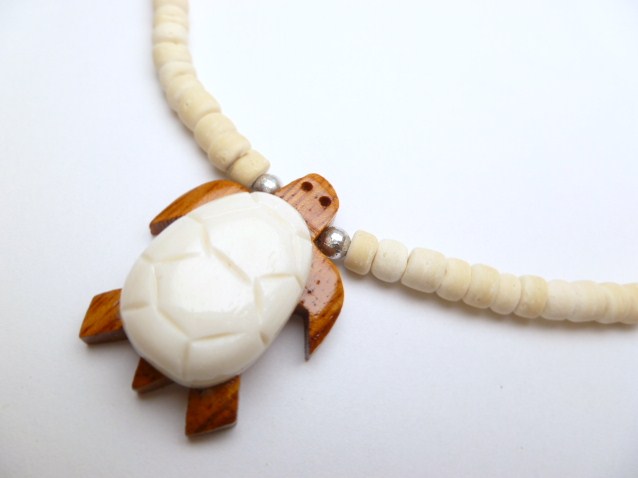 Wood Turtle w/ 18" Coconut & Wood Beads Necklace