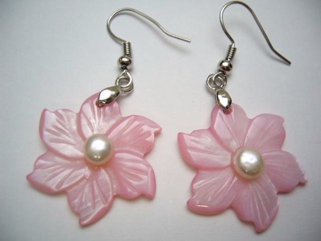 25mm Light Pink MOP Flower w/Pearl Rhodium Plated Earring Hook