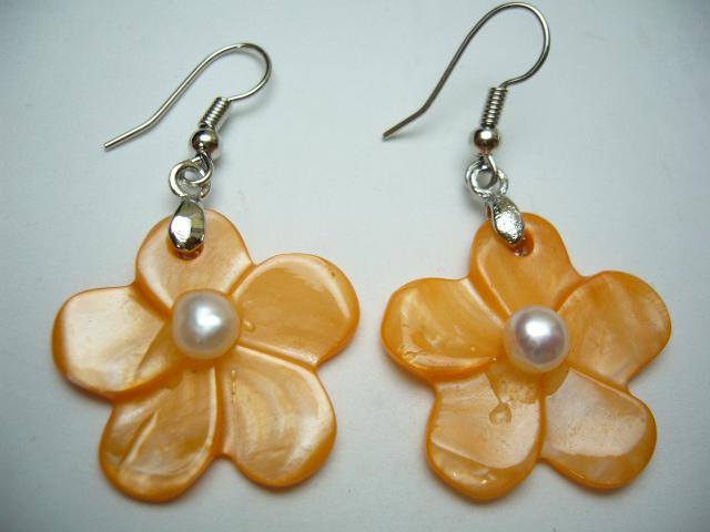 25mm Orange MOP Flower w/ Pearl in Rhodium Plated Earring Hook