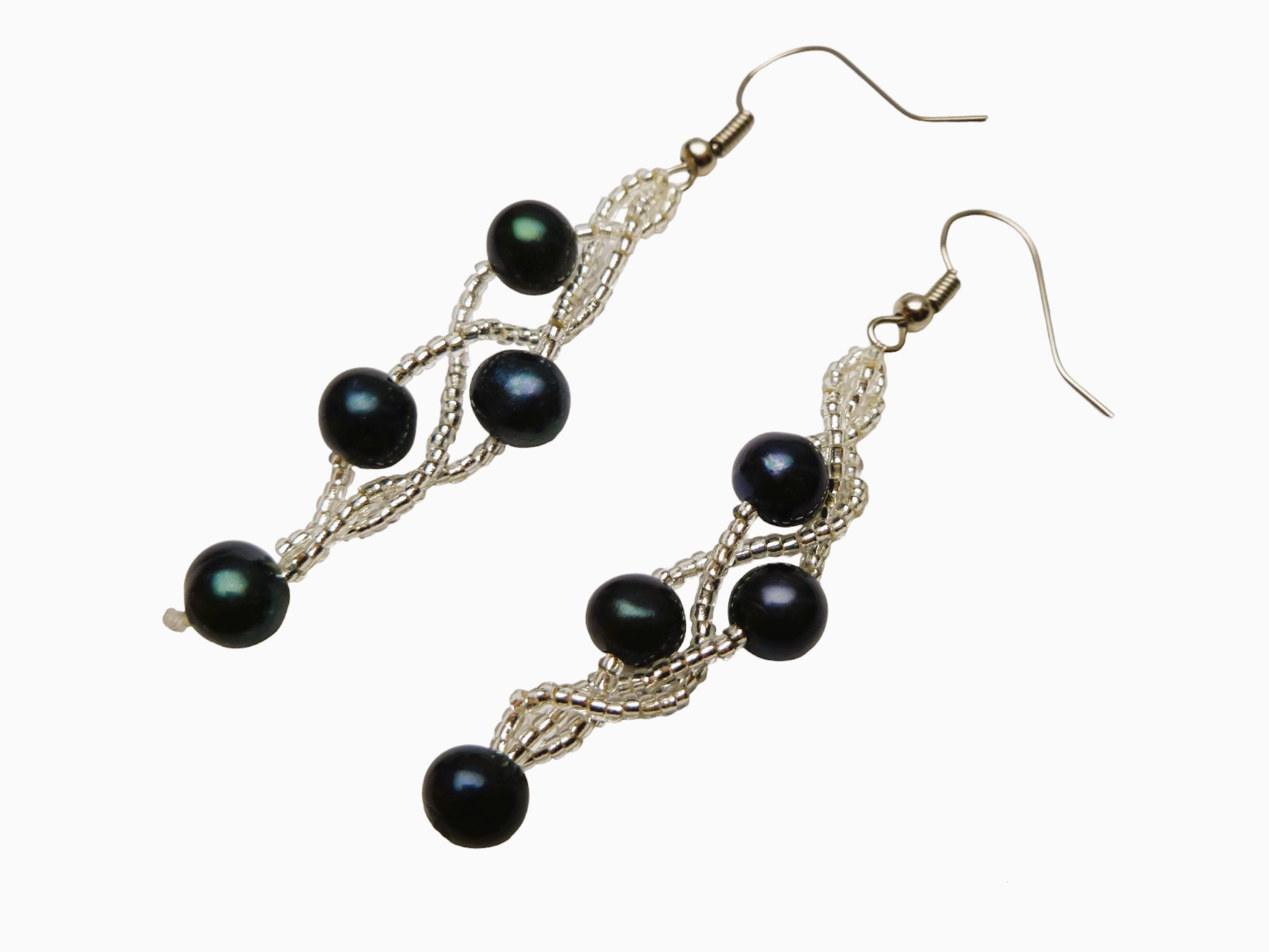 7mm Black Fresh Water Pearl with silver color beads earring