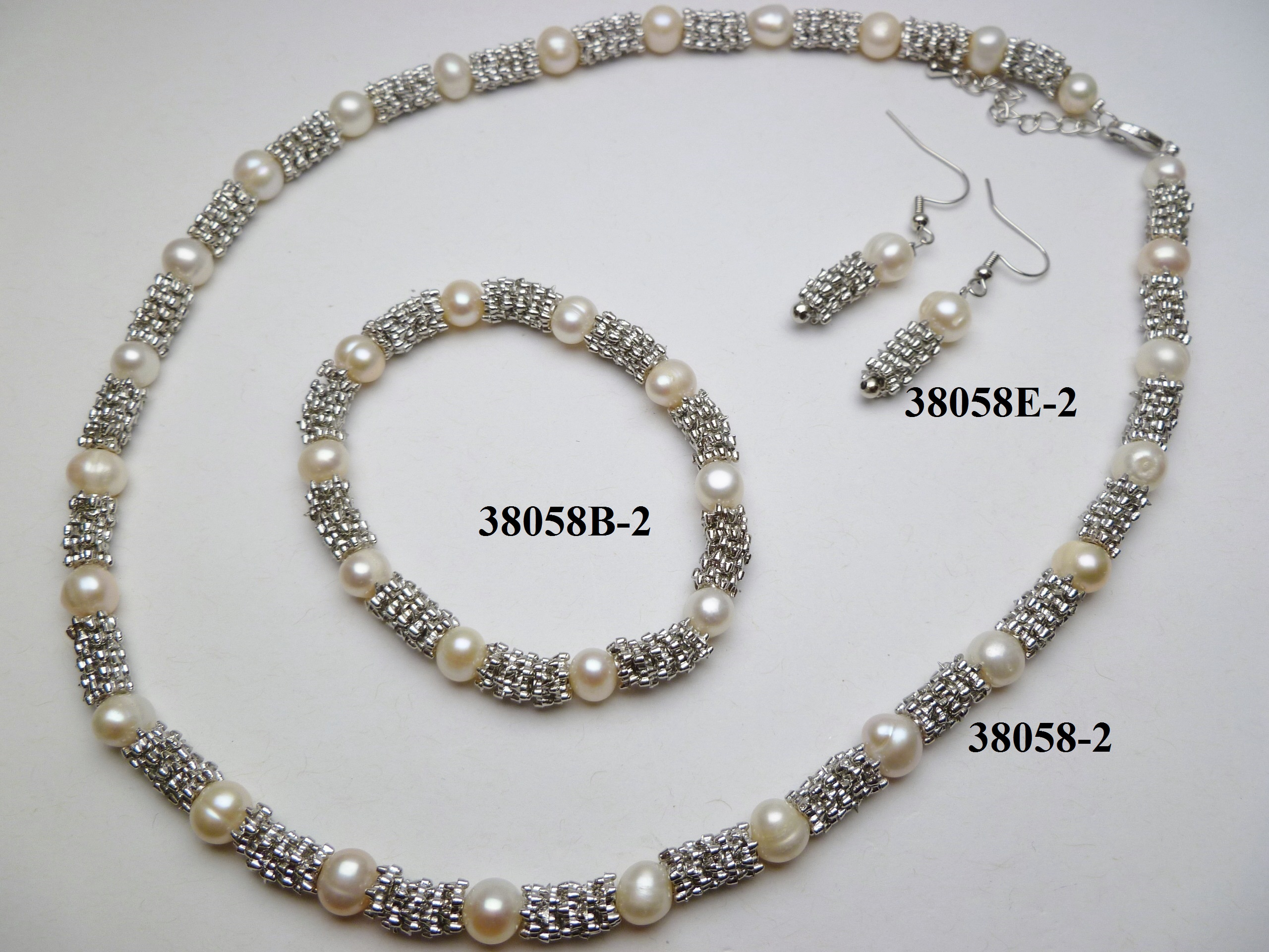 7mm White Potato Pearl w/ Metal Spacer Necklace 18" +2" ext