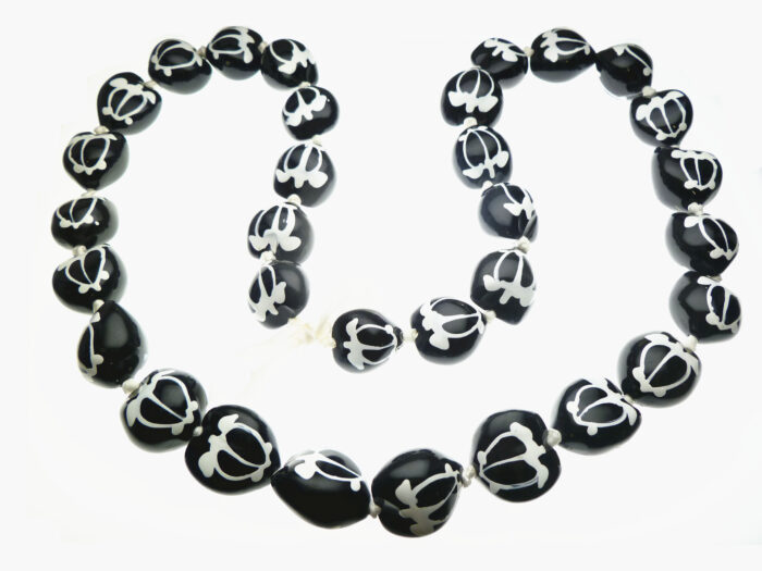 Tribal Turtle Hand painted on Black Kukui Nut 32" Lei, 120pcs/cs, MOQ-10pcs/bag